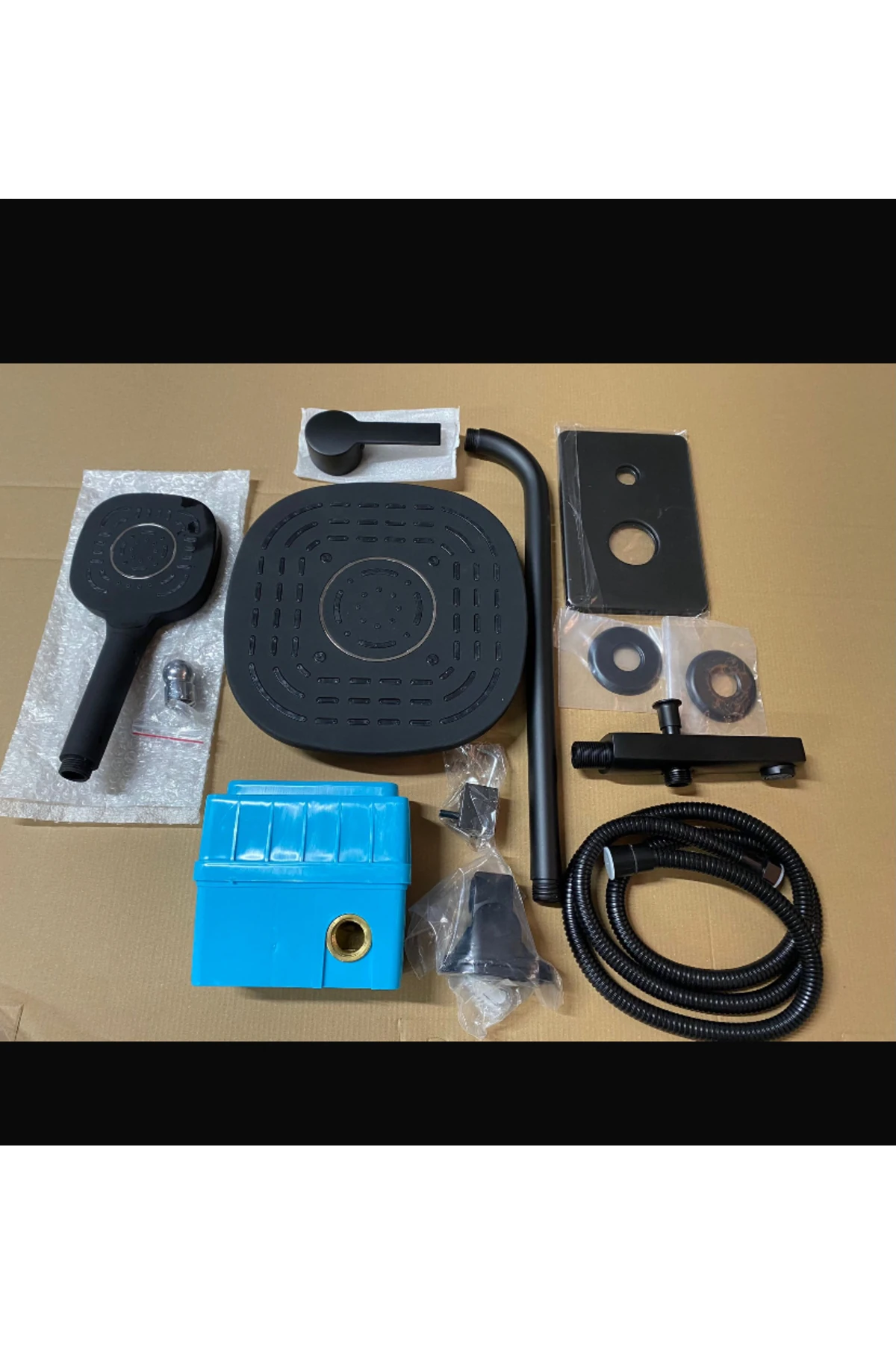 siyah ankastre gömme duş seti