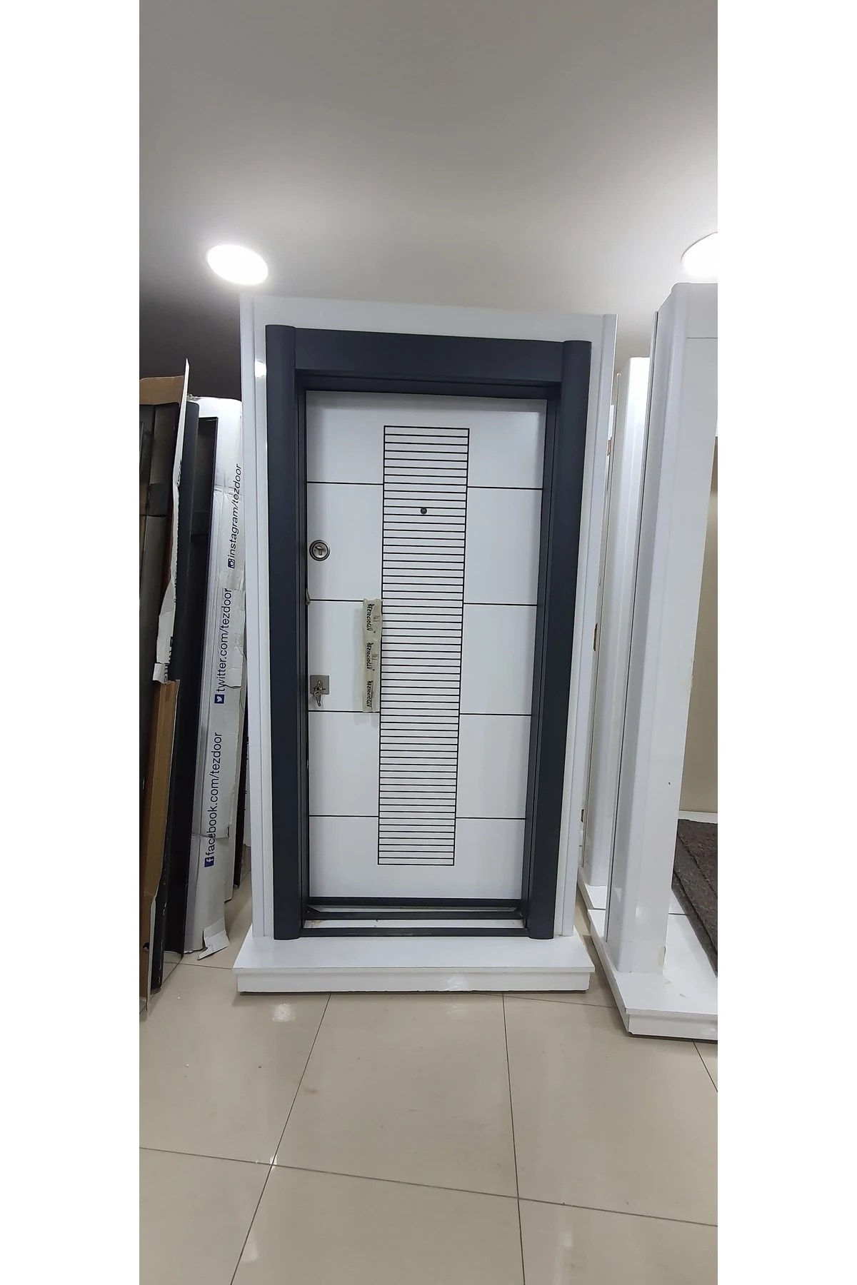 Çelik Kapı, Beyaz Renk, Statik Kasa, Tırnaklı Sistem, Daire Kapısı, Sağ Açılım