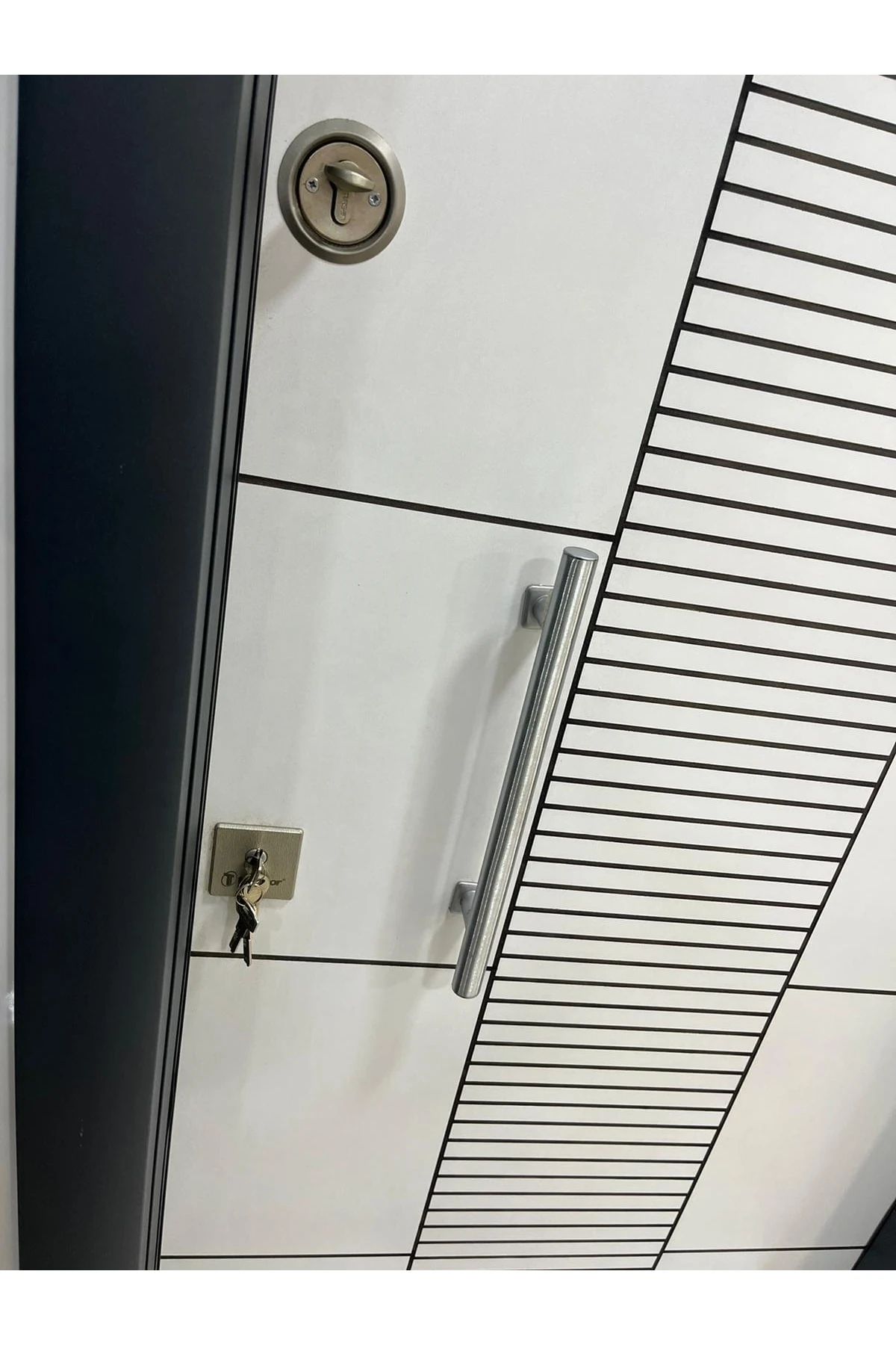 Çelik Kapı, Beyaz Renk, Statik Kasa, Tırnaklı Sistem, Daire Kapısı, Sağ Açılım