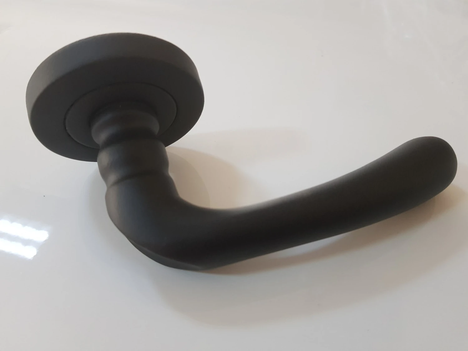 Çelik Kapı Kolu Lale Sağ Basar Siyah