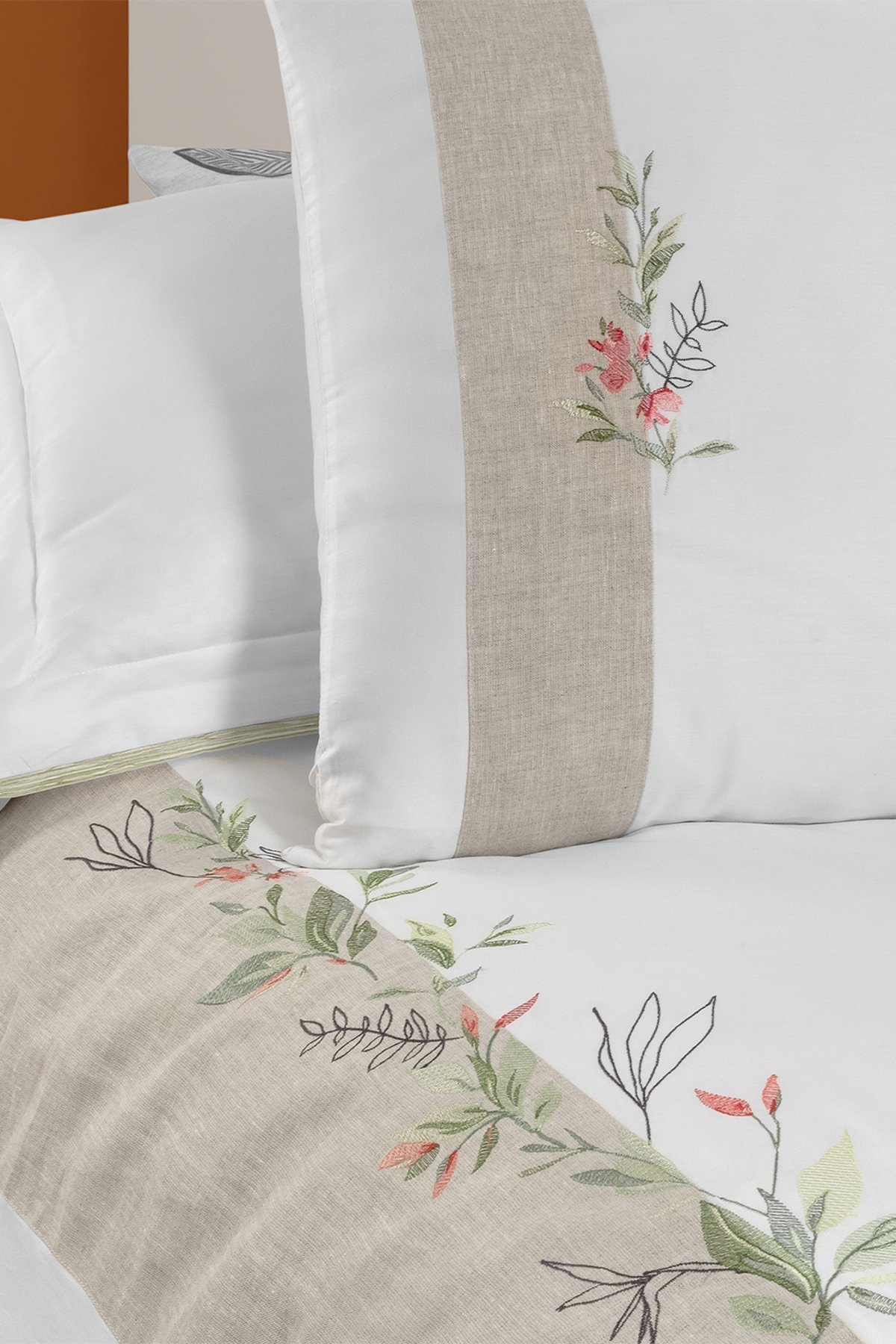 Dorena Beyaz King Size (Battal Boy) %100 Pamuk Saten "300 TC" Nevresim Takımı