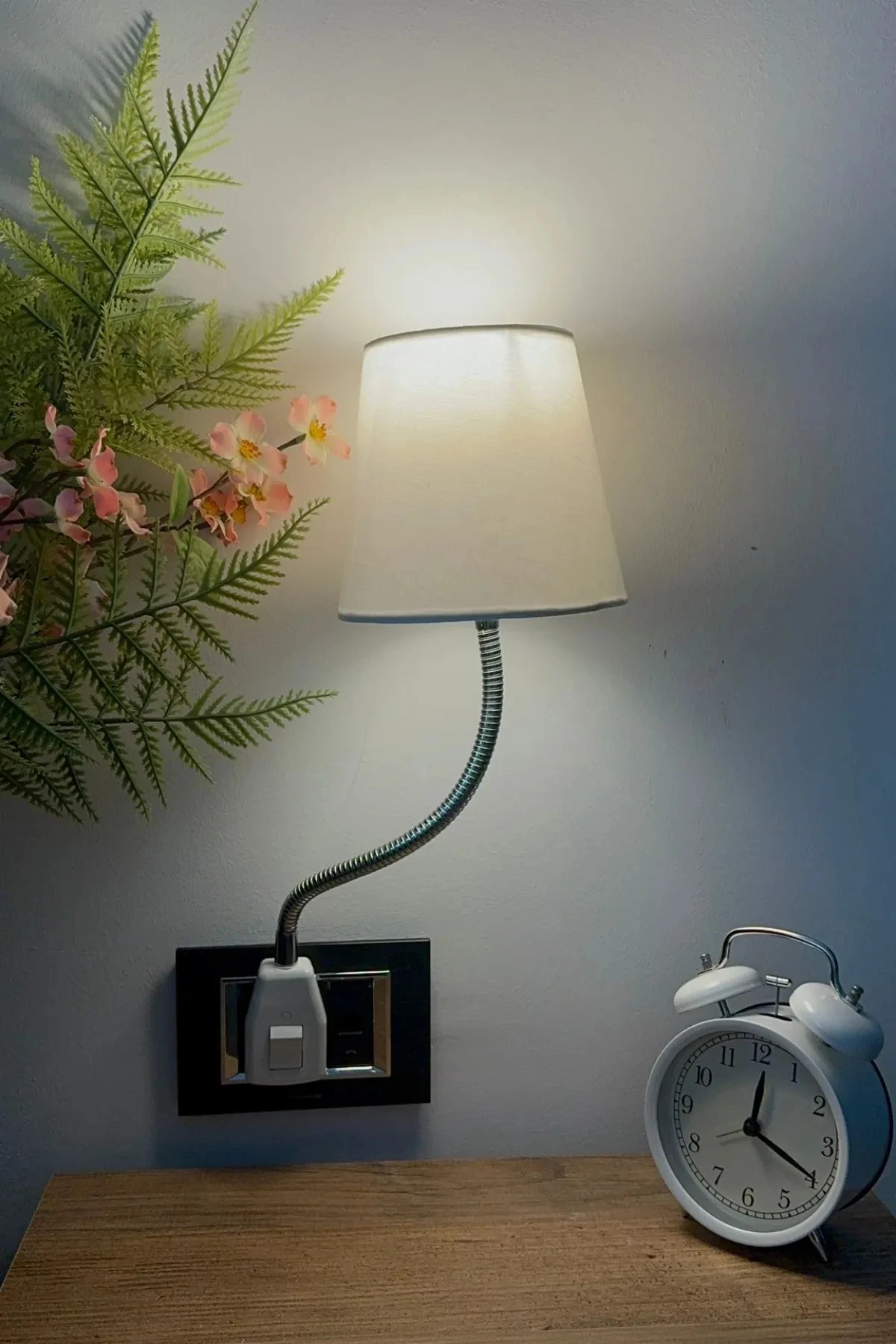 MEDA-LİGHT GECE-MASA-OKUMA IŞIĞI,LAMBASI SPRALLİ ANAHTARLI GECE LAMBASI-MASA LAMBASI DEKOR