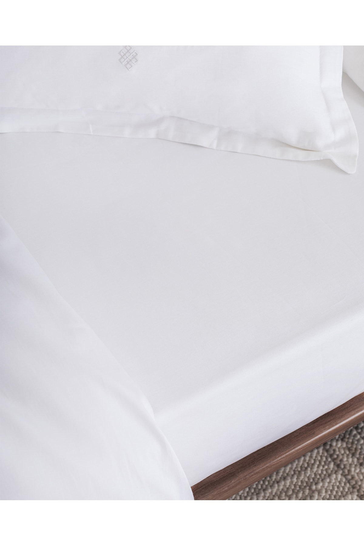 Lilas King Size Nakışlı Saten Nevresim Takımı - Açık Gri
