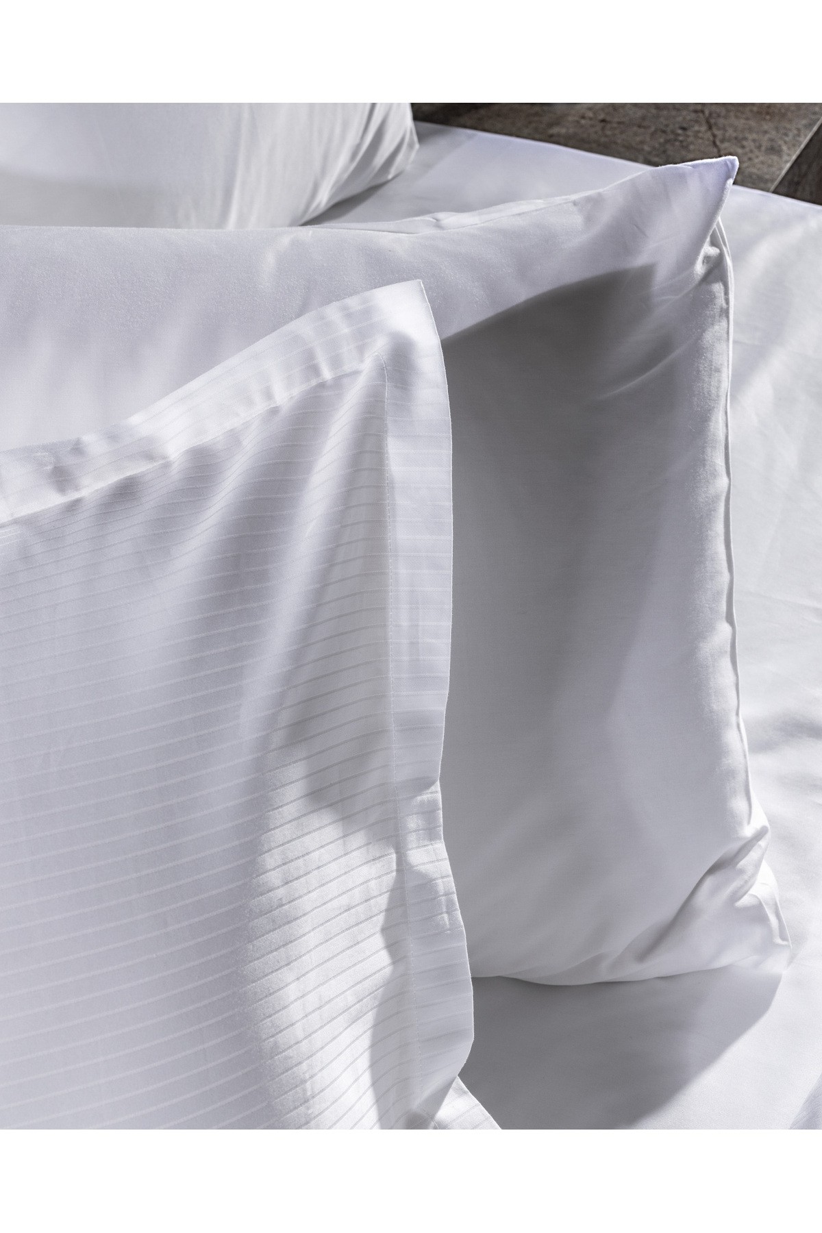 Thalie King Size %100 Pamuk Çizgili - 300TC Saten Nevresim Takımı - Beyaz