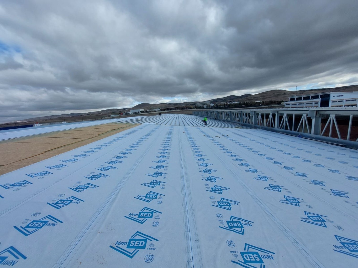 ÇATISER WABİS  DORVENT 100GR. Çatı Cephe Örtüsü 3 Layer 160M²/RULO TYVEK