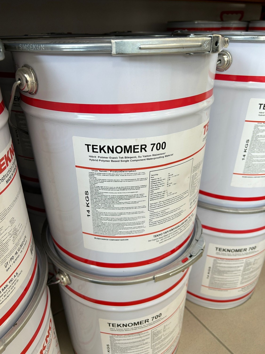 700 Hibrit Polimer Esaslı Su Yalıtım Malzemesi 1kg teneke