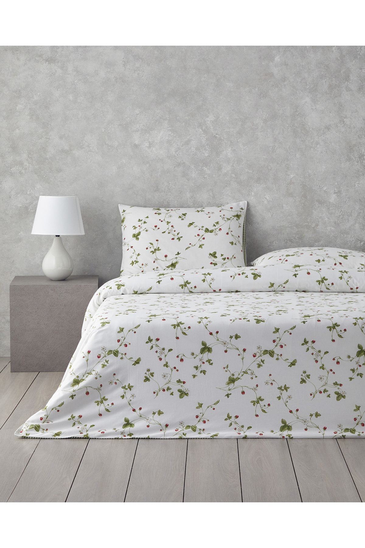 Strawberry Pamuk Çift Kişilik Nevresim Takımı 200x220 cm Yeşil – Kırmızı