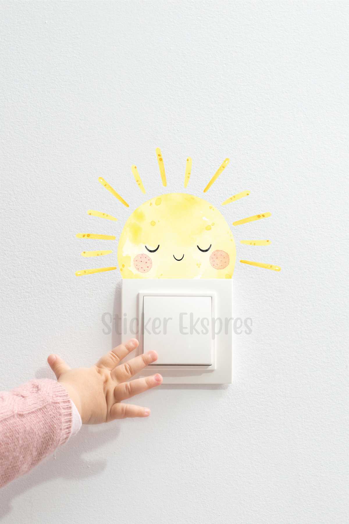 Sevimli Uykucu Güneş P4 Priz Sticker