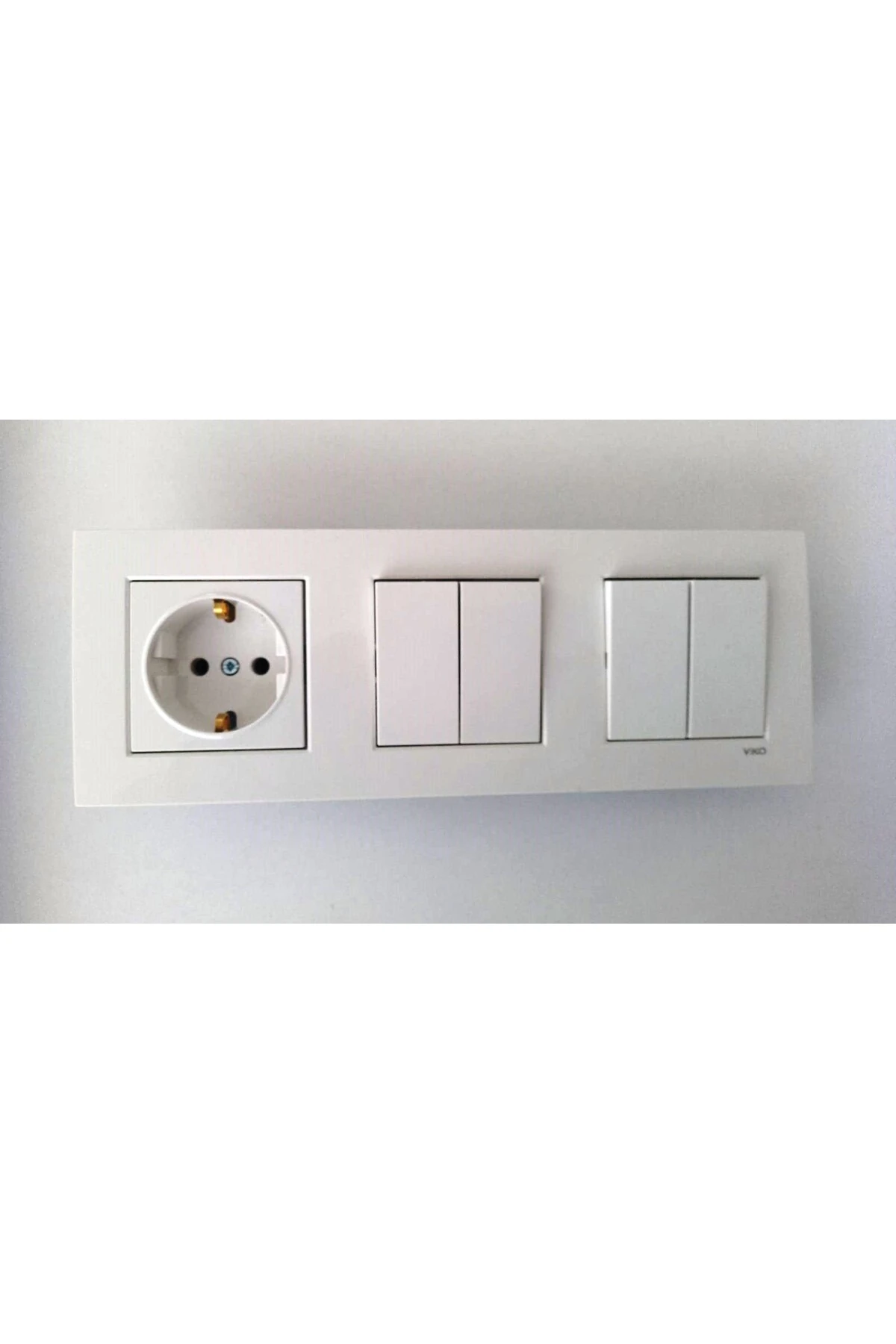 Viko Karre Beyaz  3lü Set Komütatör(ikili Anahtar) + Komütatör(ikili Anahtar)+ Topraklı Priz