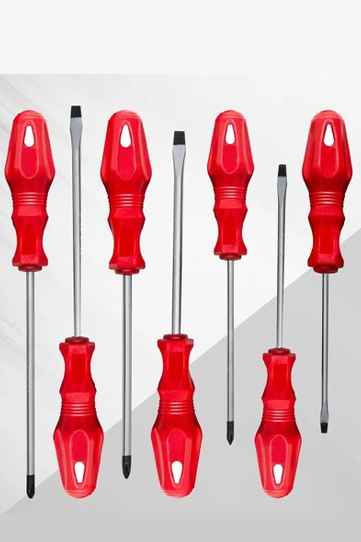 7 Adet Tornavida Seti 3 Adet Yıldız 4 Adet Düz Kırmızı Set Halinde