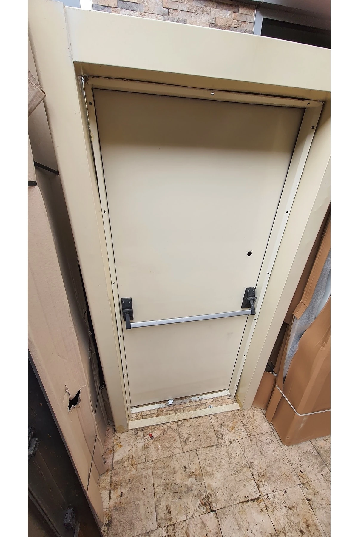 Yangın Kapısı, Acil Çıkış Kapısı, Standart Yangın Kapısı, Panikbarlı Yangın Kapısı Sol Açılım