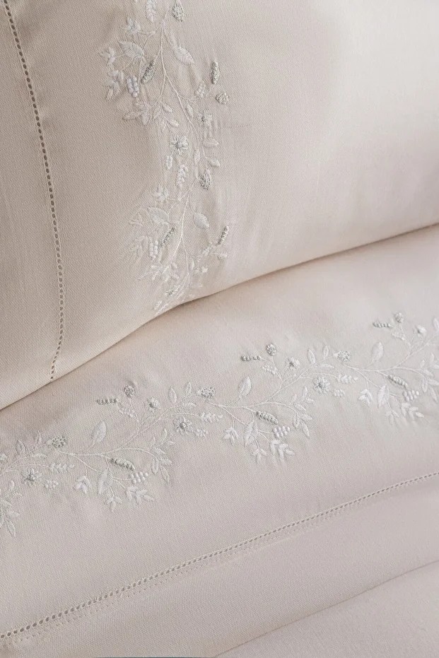 Çift Kişilik Bambu Nakışlı Nevresim Takımı Etta Beige