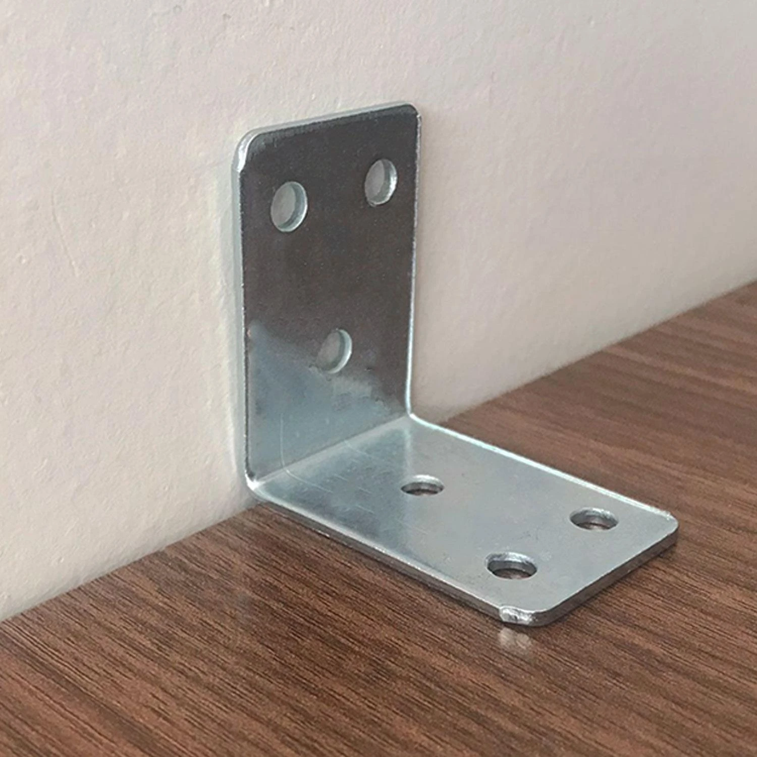 8 Adet Mobilya Eşya Dolap Duvar Sabitleyici Köşe Bağlantı L Demir Gönye Deprem Güvenliği 45 x 45 x 30 mm