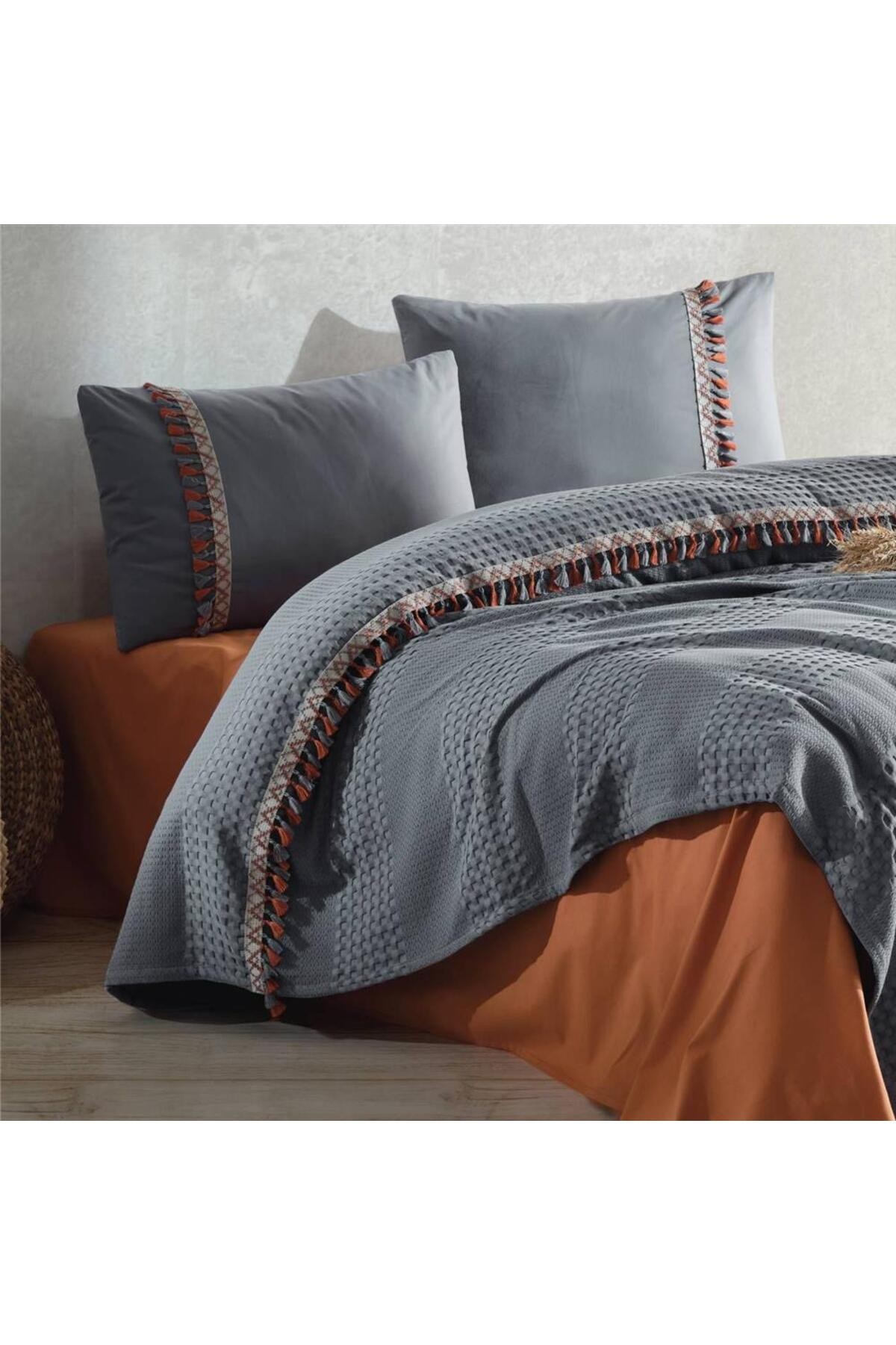 %100 Pamuk Butik Çift Kişilik Püsküllü Pike Takımı Bohamline V1 Gri