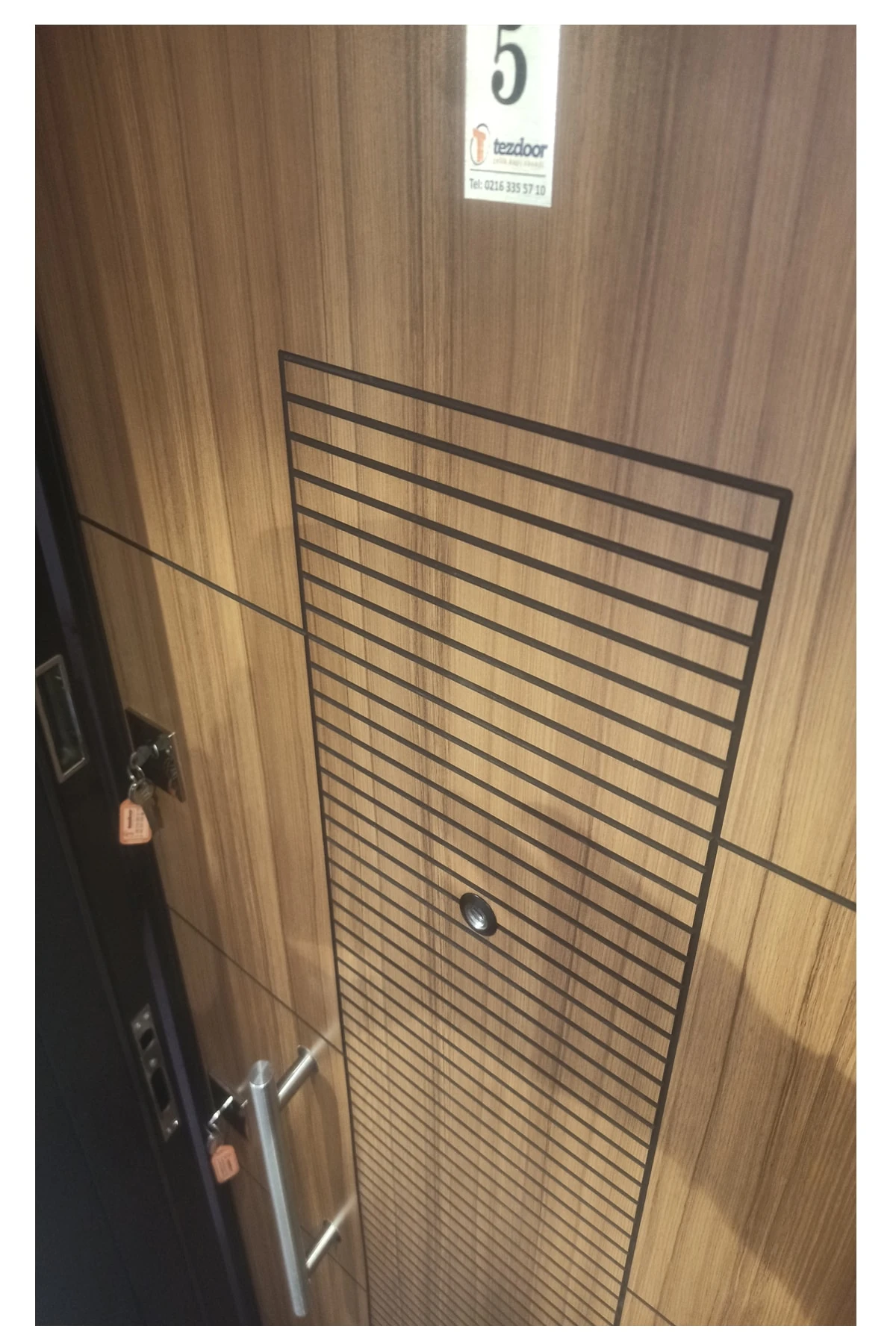 Ahşap Desenli Çelik Kapı, Tırnaklı Çelik Kapı, Çelik Kapı, Düz Model Çelik Kapı Sağ Açılım