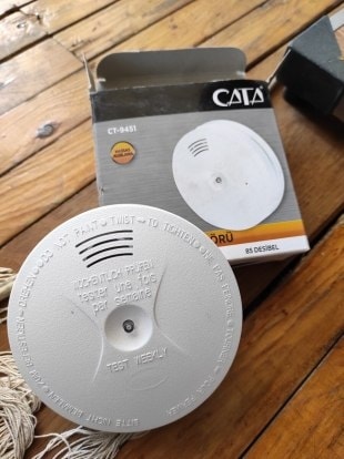 Kablosuz Beyaz Duman Dedektörü - Pilli Yangın Alarm Sensörü, Plastik Gövde ile Güvenliğinizi Artırın