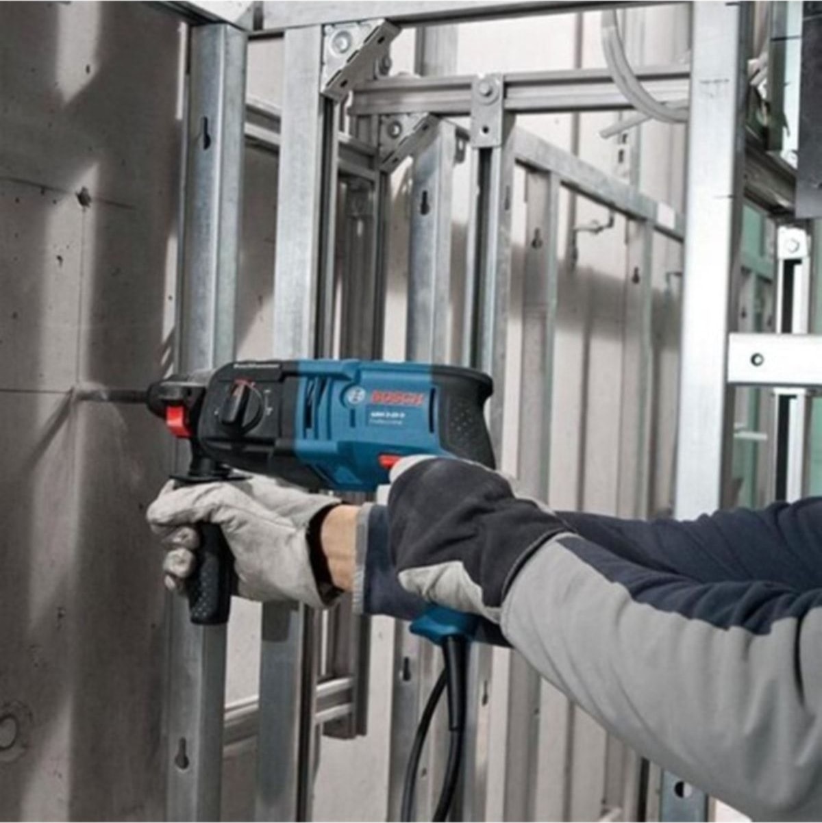 BOSCH Gbh 220 Professional Kırıcı Delici Matkap Çantalı 720W 2j