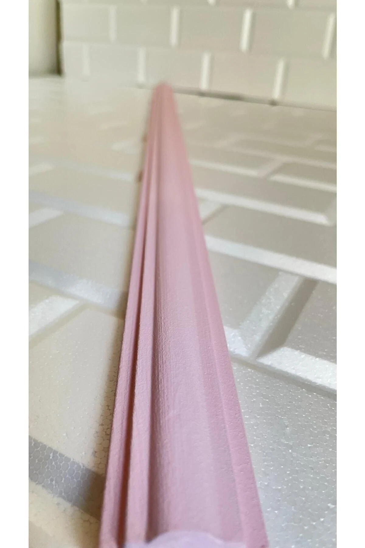 Pembe Minella01 Duvar Çıtası Kendinden Yapışkanlı Stropiyer 4m 100 Cm