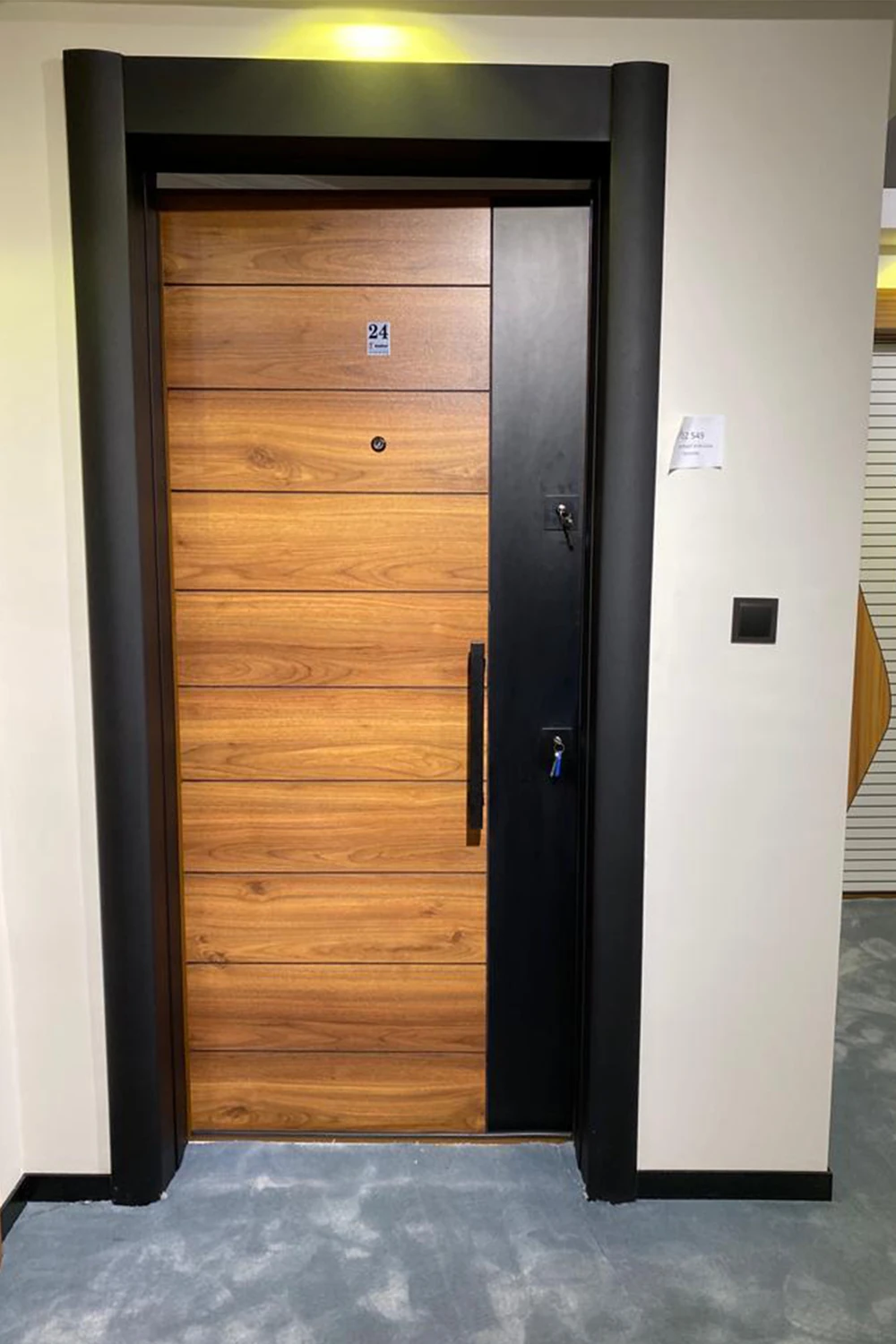 Ahşap Renk Çelik Kapı, Tırnaklı Sistem Çelik Kapı, Gizli Ayar Kasalı Çelik Kapı