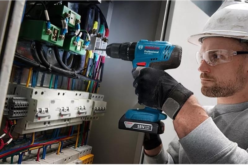 BOSCH Professional Gsb 183 Tek Akülü 2 Ah Darbeli Vidalama - 06019k9101