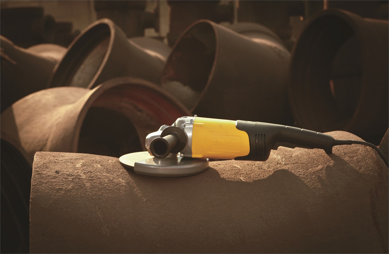 STANLEY STGL2018-TR 2000W 180mm Profesyonel Büyük Taşlama