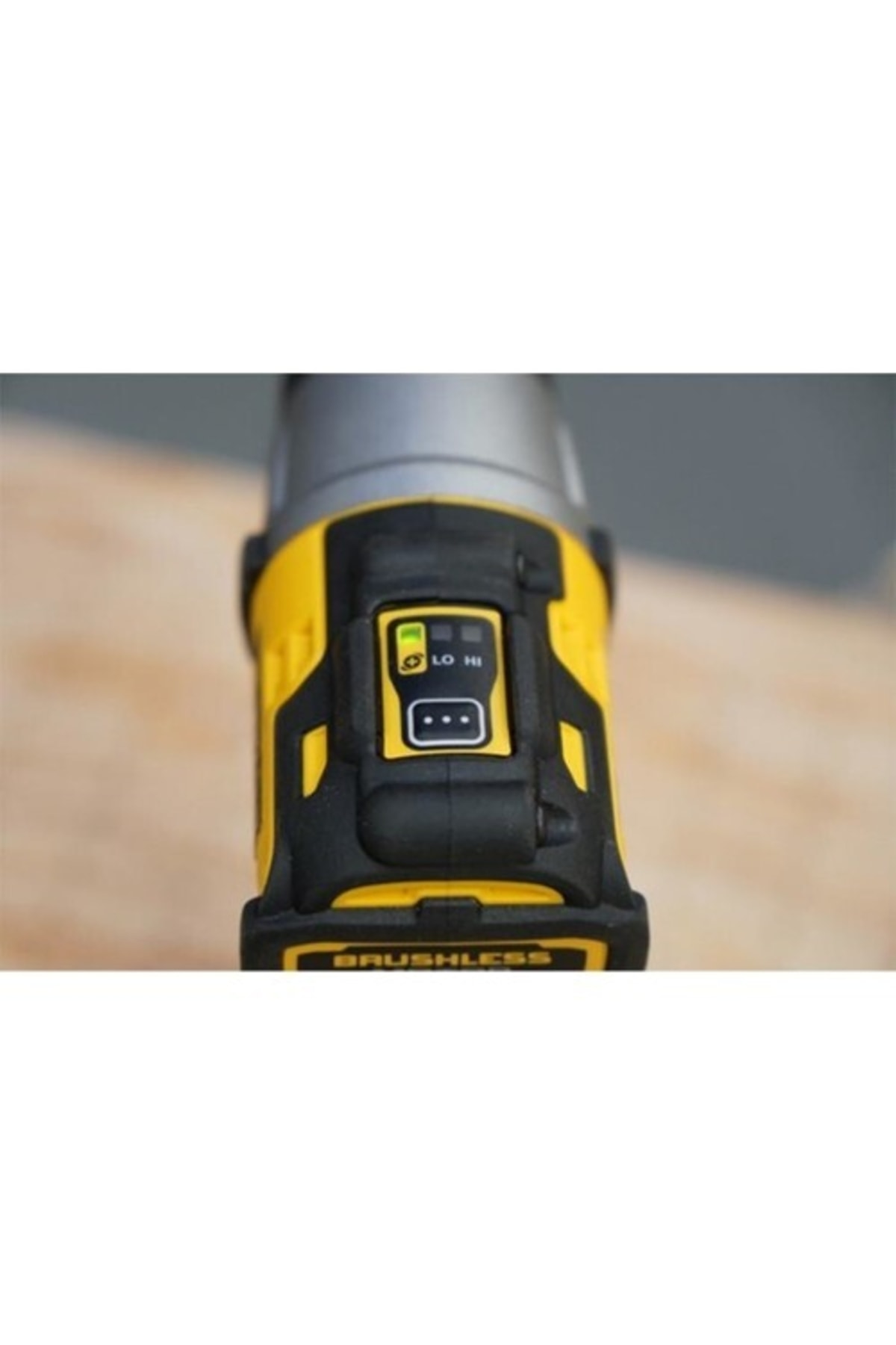 DEWALT Dcf801d2 12volt/2.0ah Li-ion Çift Akülü Kömürsüz Profesyonel Darbeli Tornavida