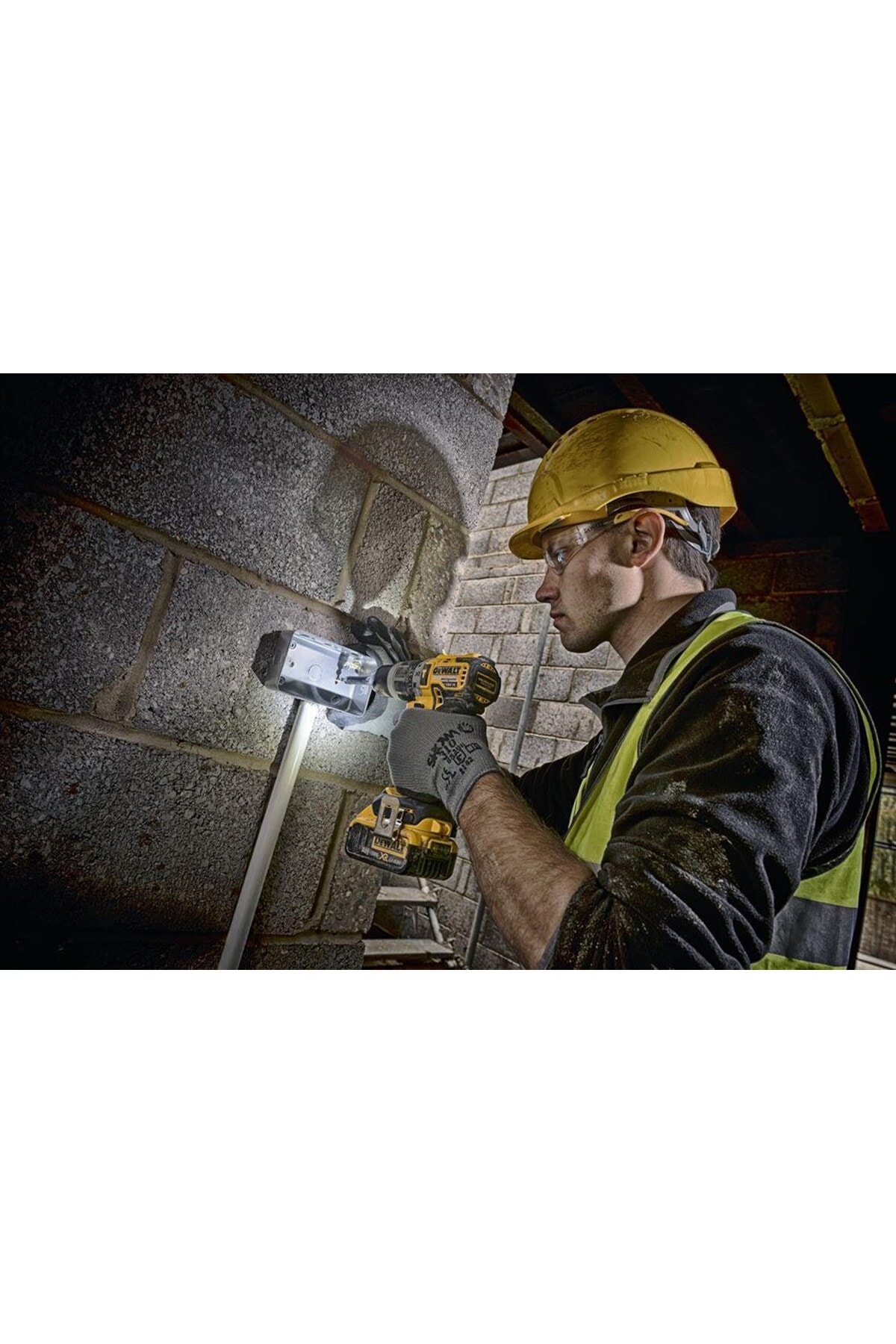 DEWALT Dcd796d2 Darbeli Vidalama Matkabı Şarjlı 18 Volt 2.0ah 70nm Tork