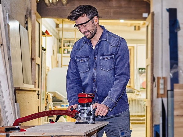 EİNHELL Professional Akülü Dik Freze TP-RO 18 Li BL-Solo Power X-Change (18 V, Li-Ion, 35 mm Hareket Mesafesi, Kömürsüz Motor, Paralel Kılavuz Dahil, Akü ve Şarj Cihazı Dahil Değildir) - 4350411