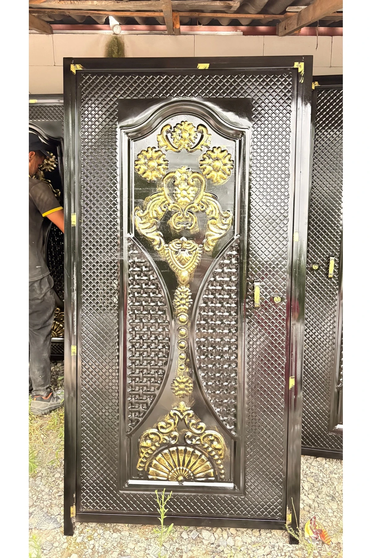 Demir kapı 100x200 ölçülerinde (SAĞ AÇILIM)