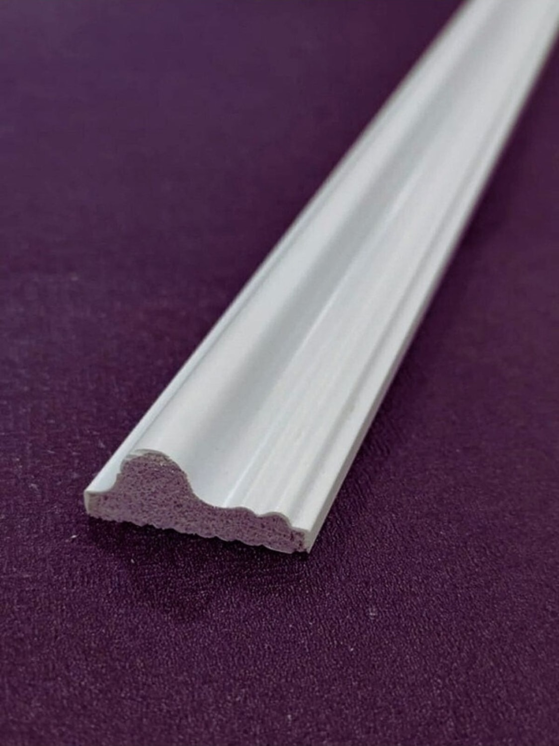 Dekoratif Boyanabilir 4 cm Eğimli Poliüretan Duvar Çıtası (En 4 cm Uzunluk :240CM)