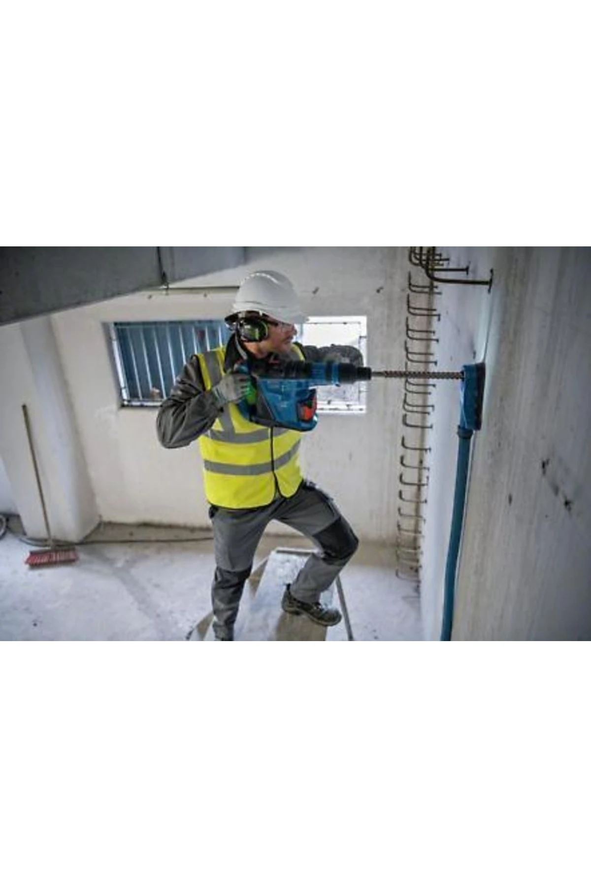 Gbh 18v-40 C Akülü Kırıcı Delici Solo (AKÜ VE ŞARJ CİHAZI DAHİL DEĞİL)