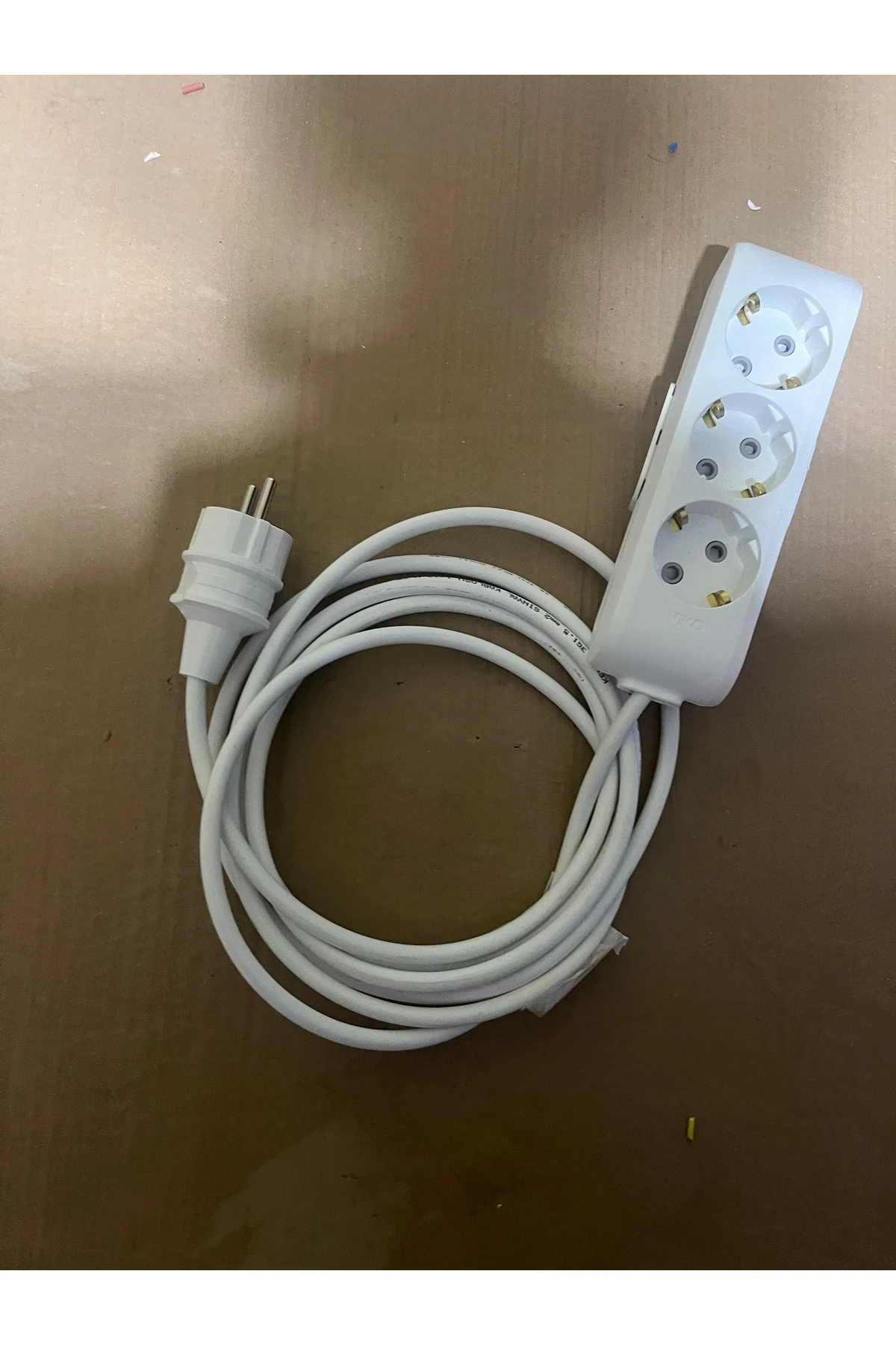 Multi-let 3'lü Topraklı Kablolu Çocuk Korumalı 3 Metre Priz Beyaz 1 Adet Cca Kablo