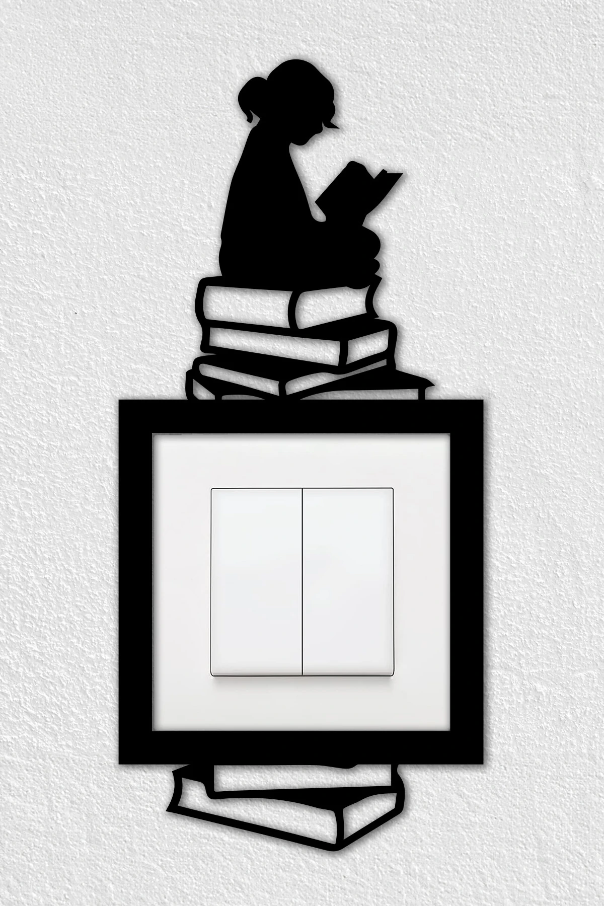 Kitap Okuyan Kız Temalı Dekoratif Duvar Priz Anahtar Çerçevesi Tablo