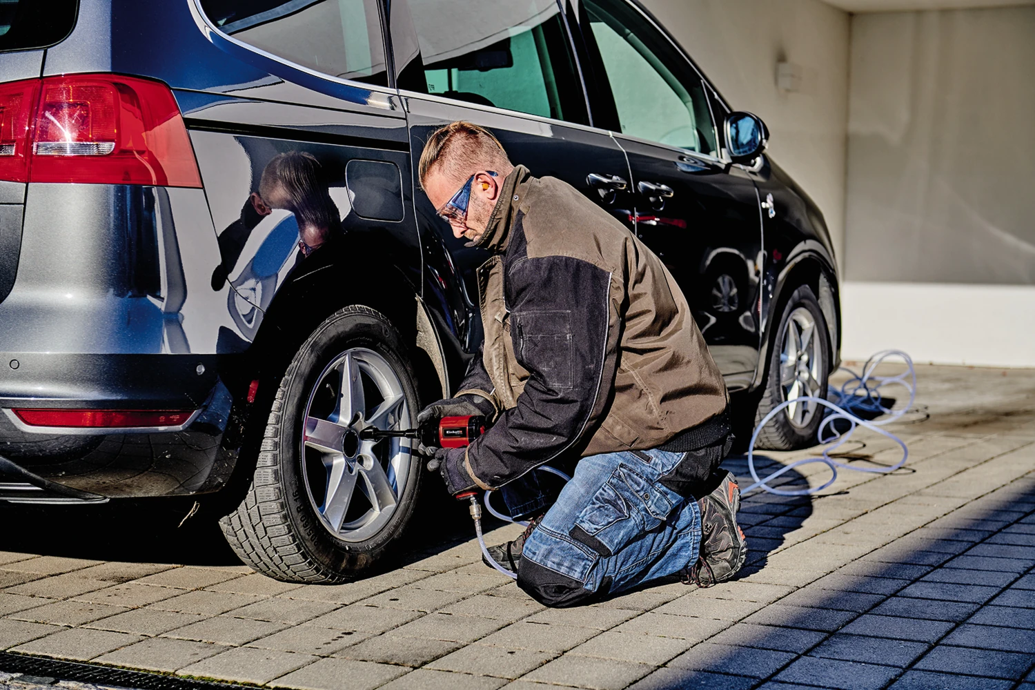 Havalı Darbeli Somun Sıkma TC-PW 610 (Maks. tork 610 Nm, sağ/sol dönüş, 10 adet soket, boş yağ şişesi, tapa nipeli, 125 mm uzatma aparatı) - 4138960