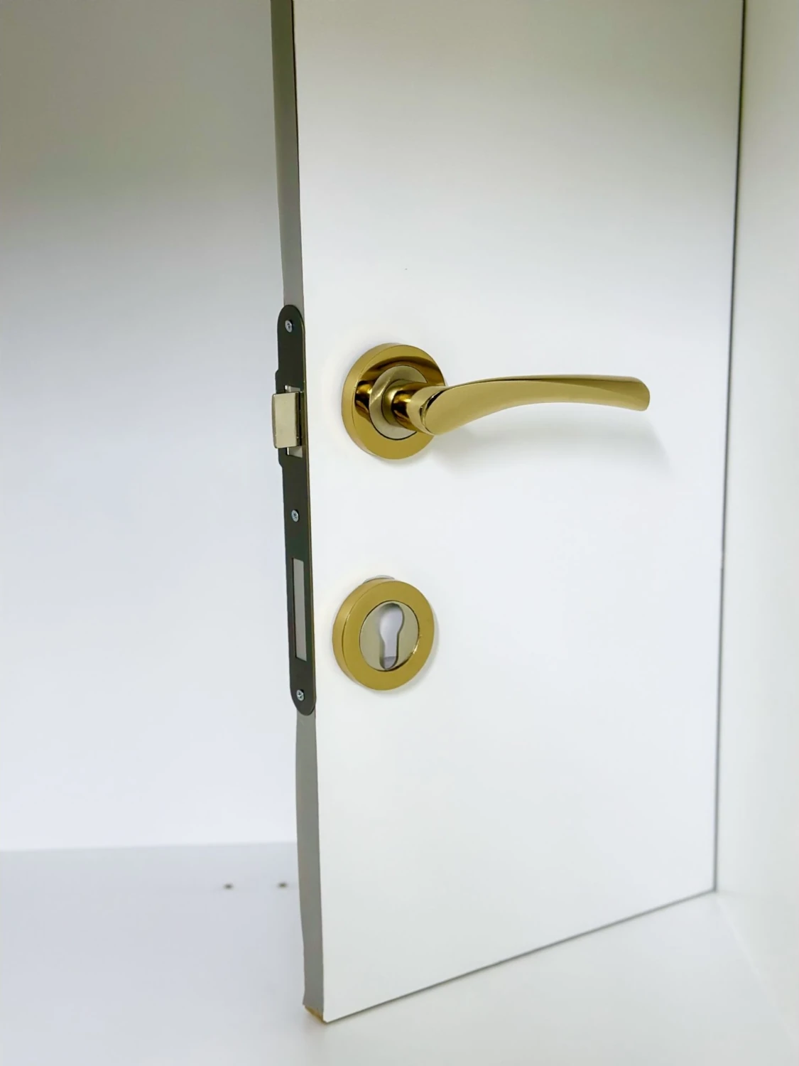 Bravo Albirifin Rozetli Kapı Kolu Çelik Kapı Kolu Sağ Basar 1 Adet