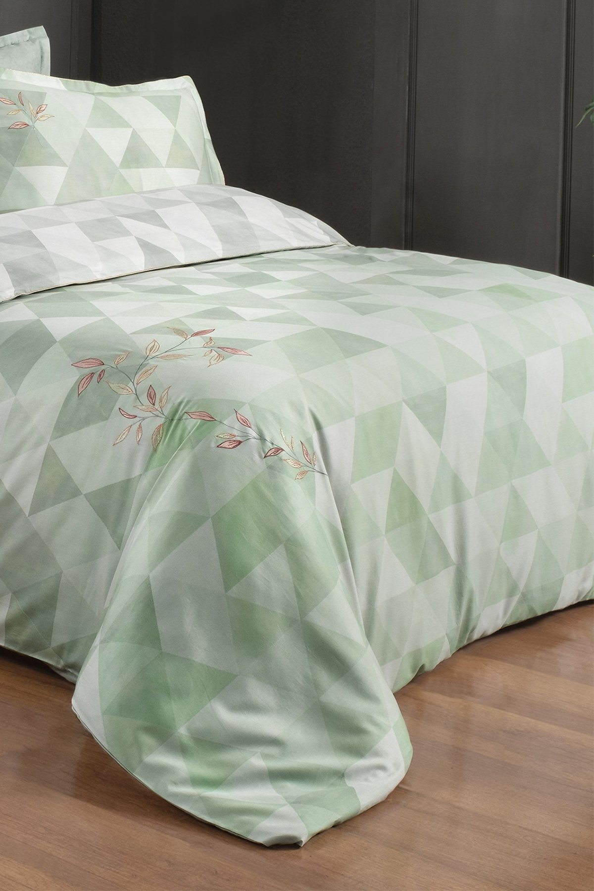 Peonia Yeşil King Size (Battal Boy) %100 Pamuk Saten "233 TC" Nevresim Takımı