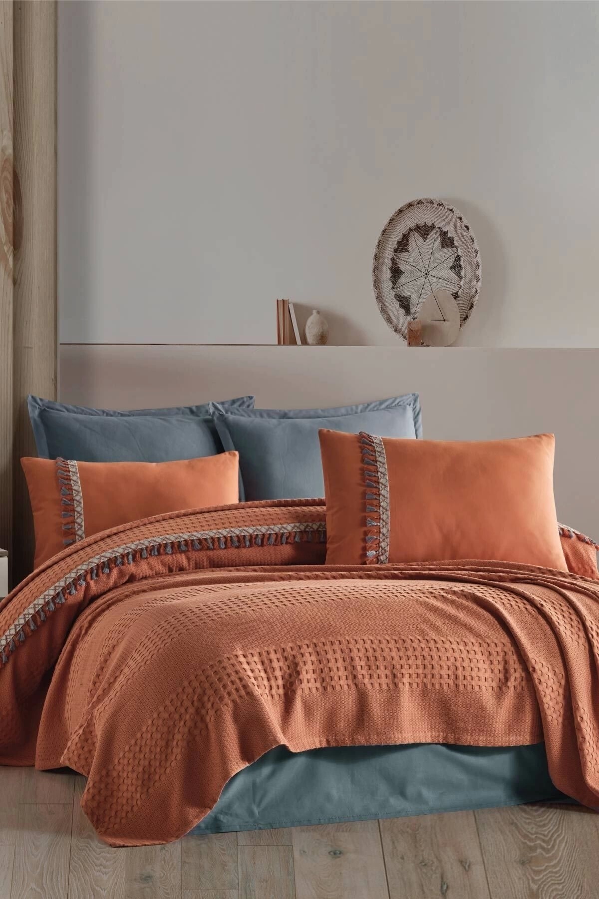 Butik Tek Kişilik Püsküllü Pike Takımı Bohamline Kiremit
