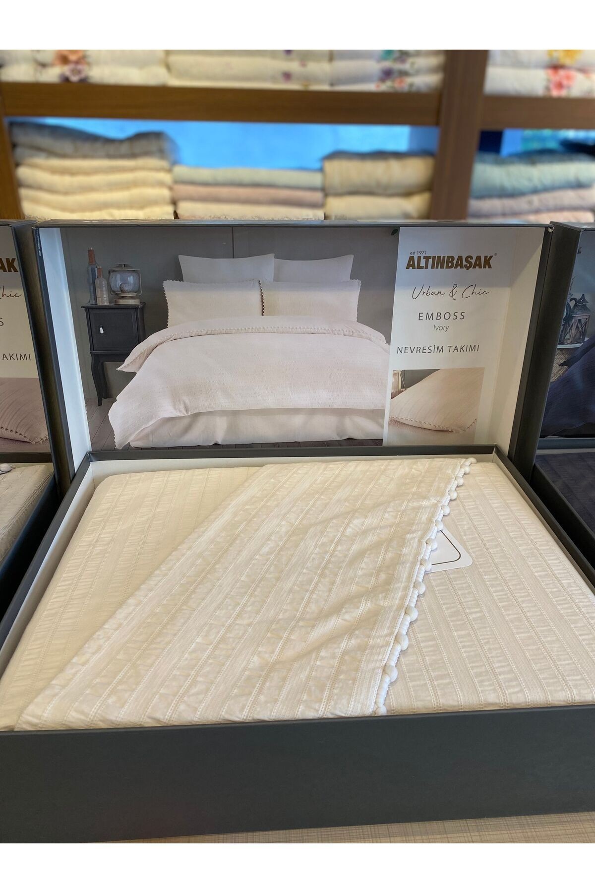 Emboss Ivory Fitilli Saten Çift Kişilik Nevresim Takımı