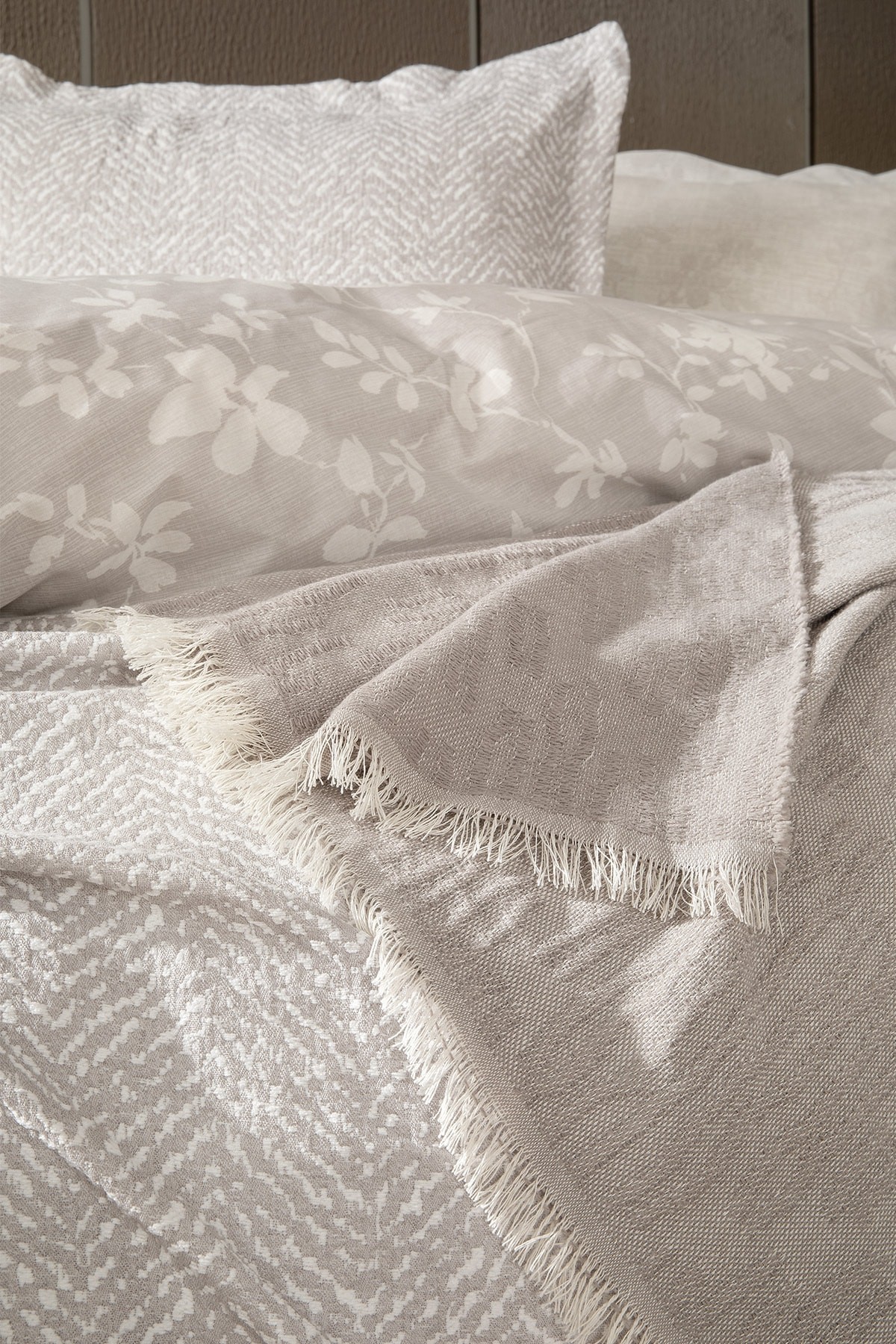 Etta Çift Kişilik Fall Winter Çeyiz Seti 8 Parça - Gri