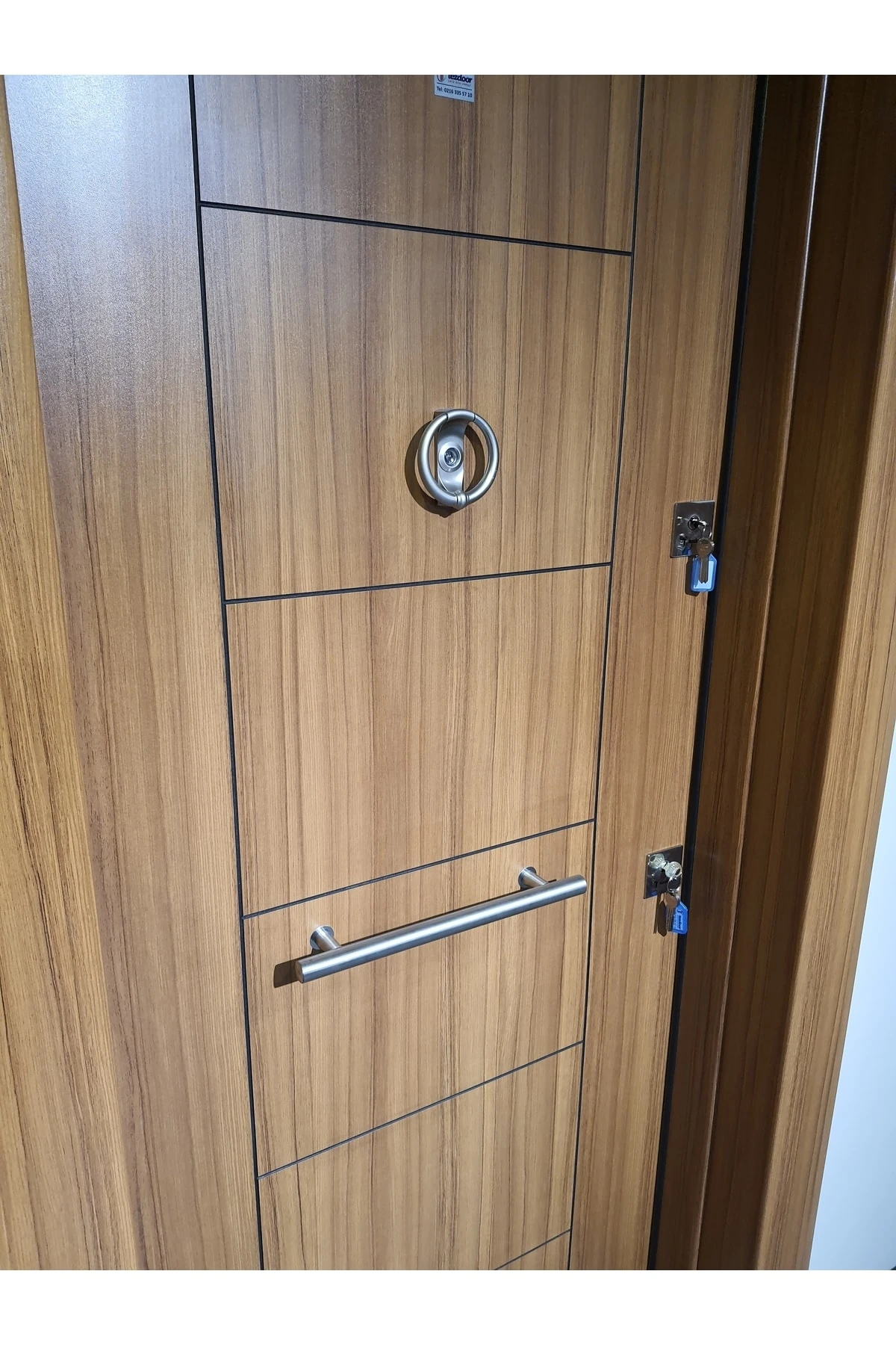 Çelik Kapı Ahşap Kaplama Tırnaklı Kale Kilitli Çelik Kapı Daire Kapısı Sağ Açılım