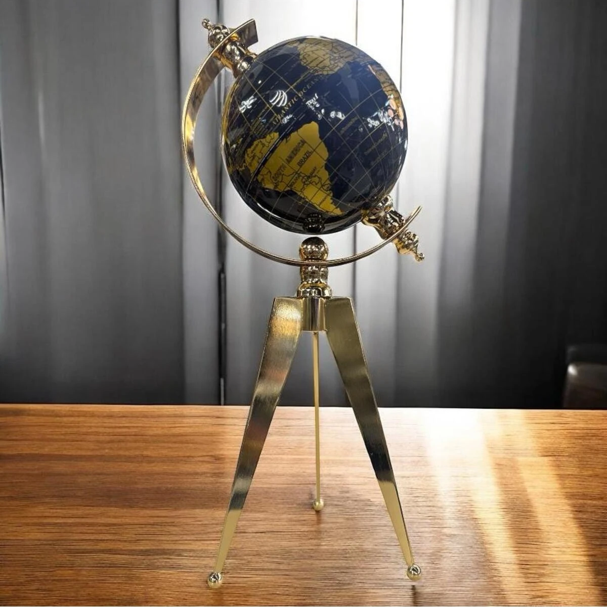 Dekoratif Metal Ithal Üç Ayaklı Dünya Küre Gold Siyah