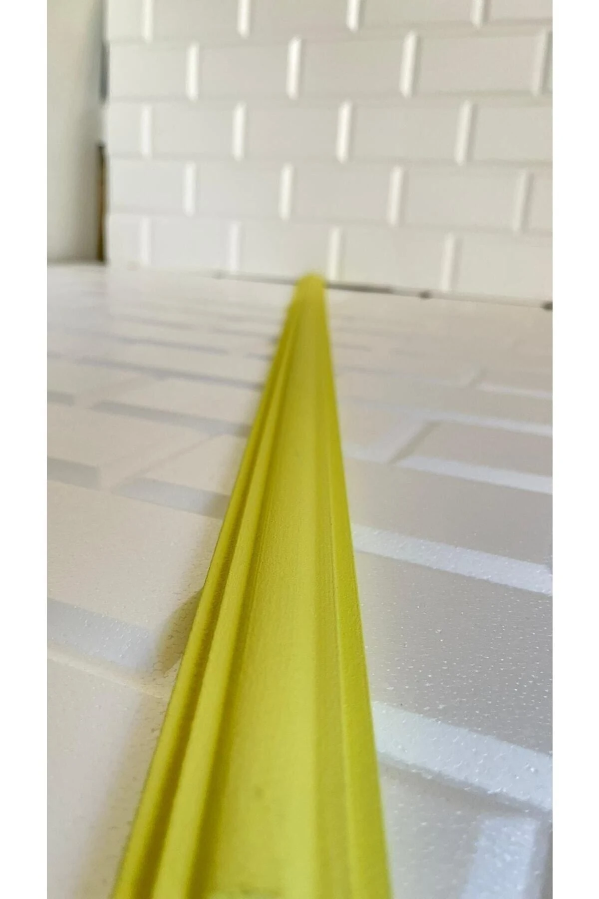 Sarı Minella01 Duvar Çıtası Kendinden Yapışkanlı Stropiyer 4cm 100 Cm