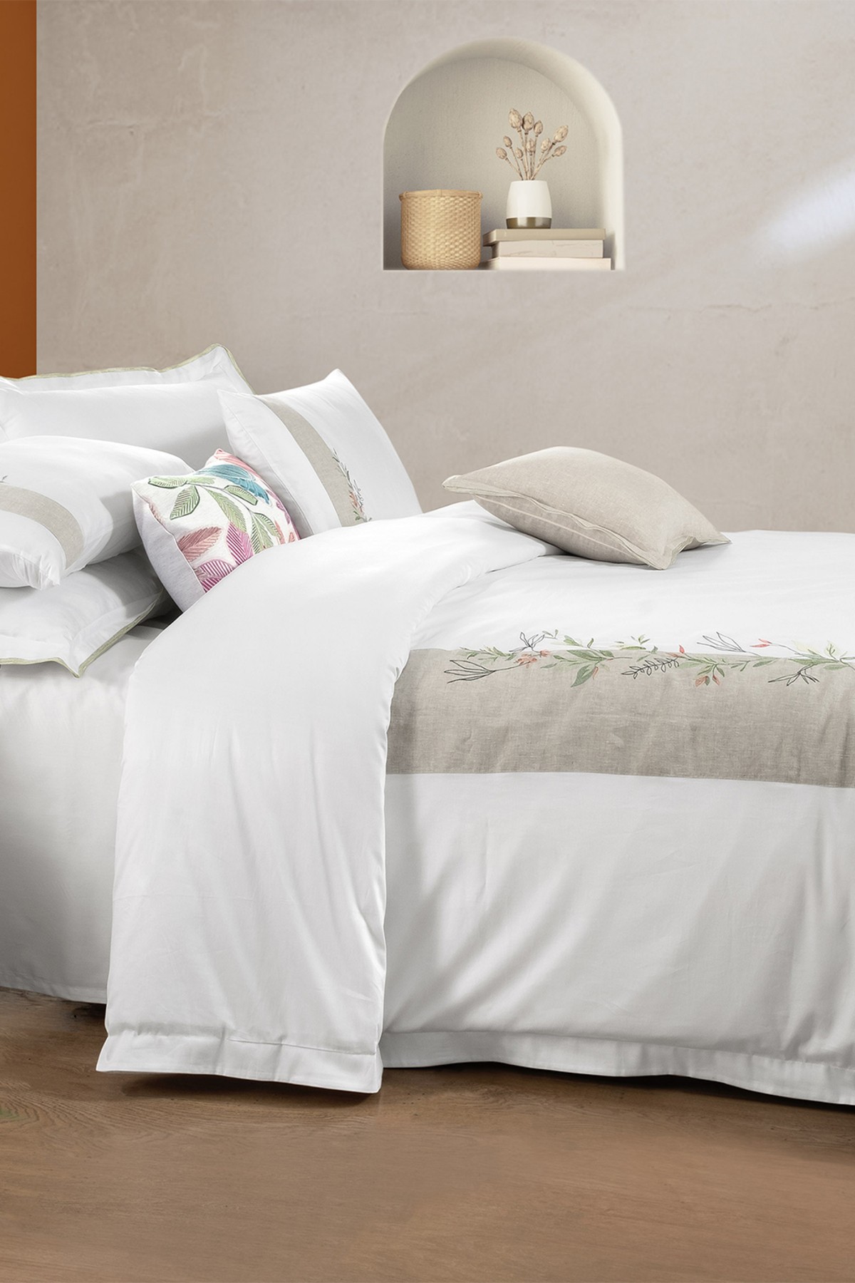 Dorena Beyaz King Size (Battal Boy) %100 Pamuk Saten "300 TC" Nevresim Takımı