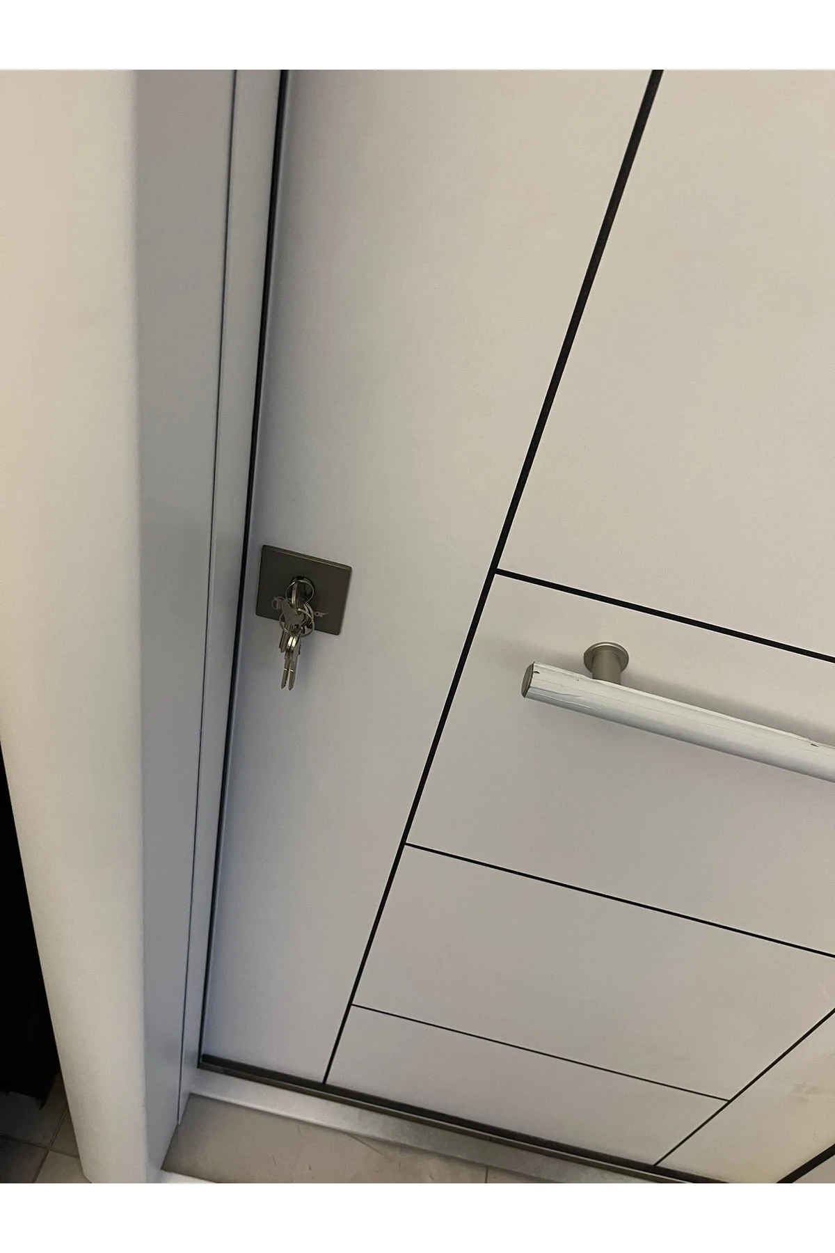 Çelik Kapı, Kilitli, Beyaz Renk, Çelik Kapılar, Yüksek Güvenlikli Sağ Açılım