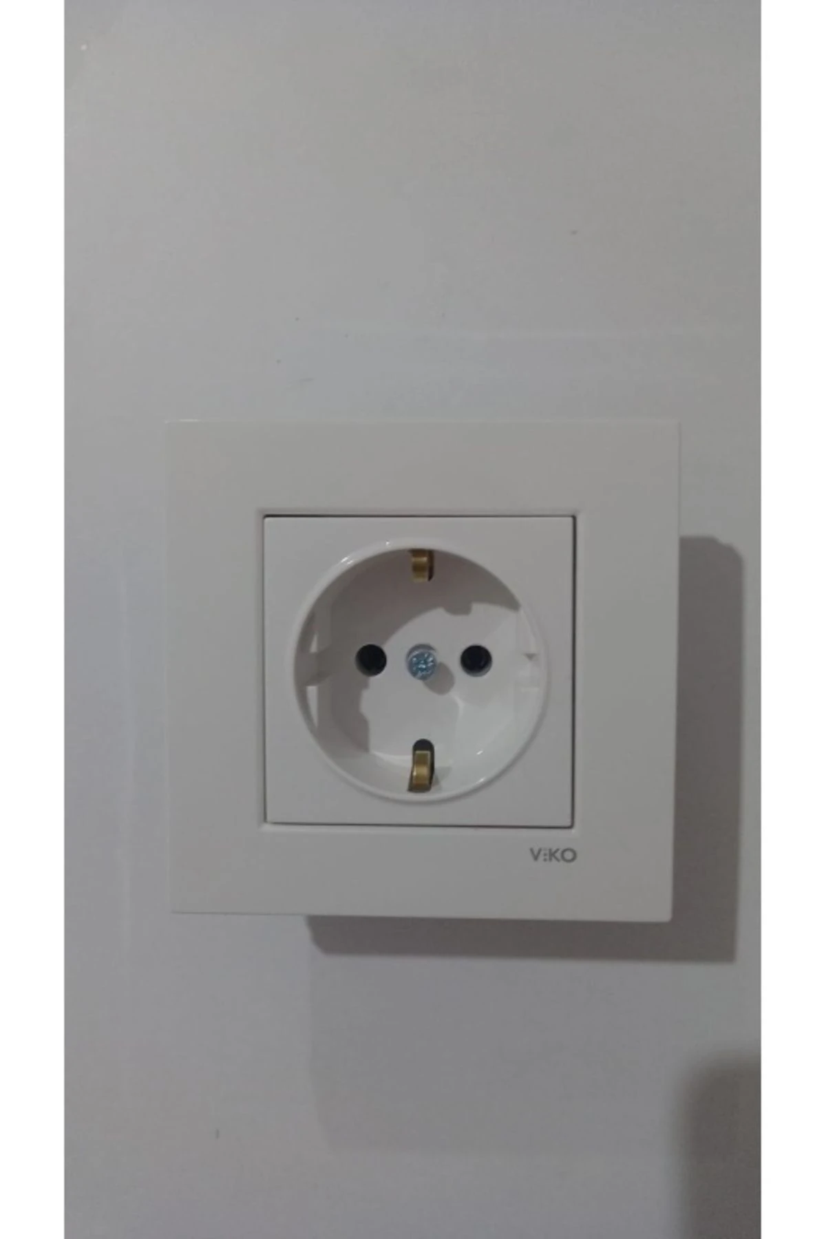 Viko Karre Beyaz Topraklı Priz Çerçeveli