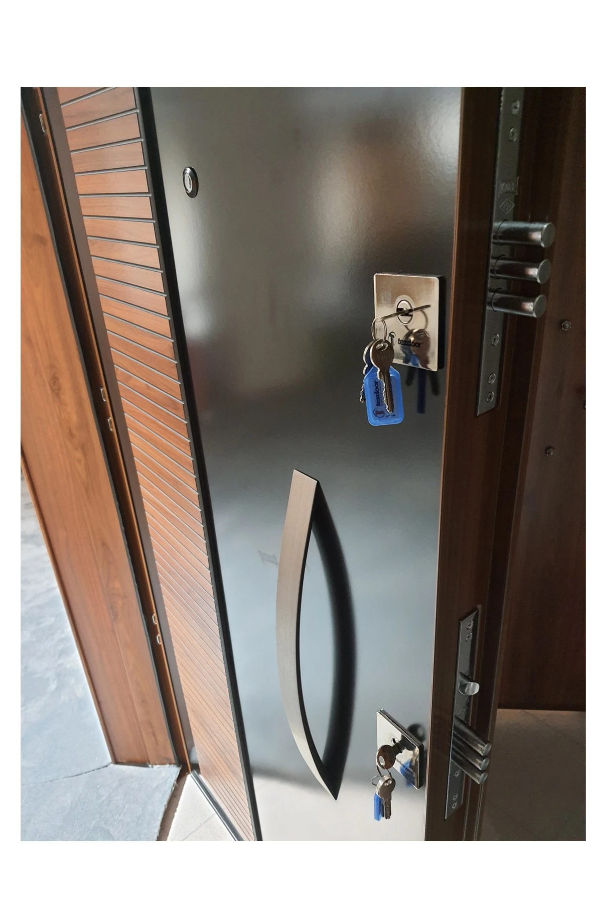 Celik Kapi Ahşap Kaplama Kasalı Kabartmalı Model Daire Kapısı, Çelik Kapı, Villa Kapısı Sağ