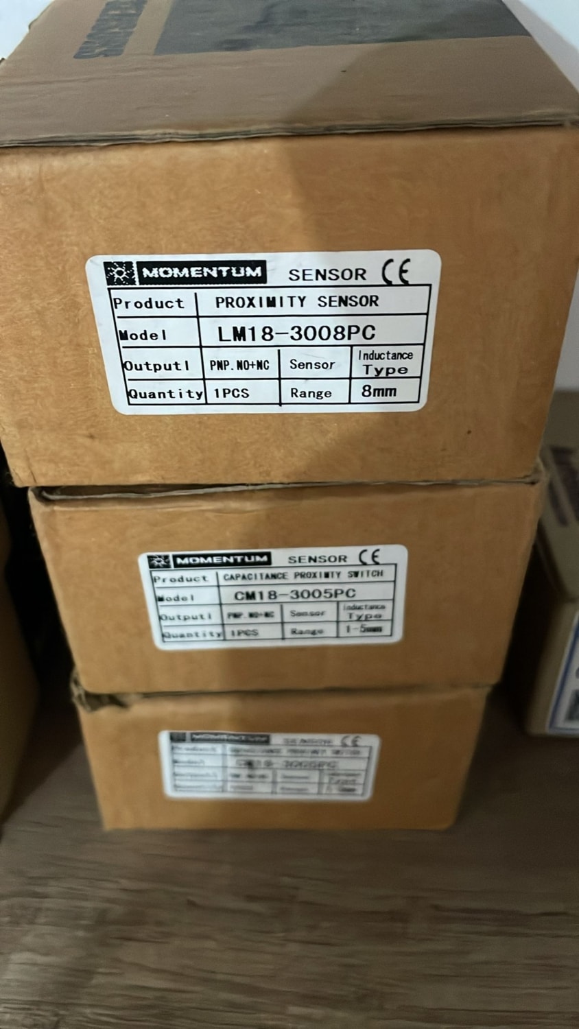Momentum M18 Endüktif Sensör 8mm Çıkık Kafa Pnp No+Nc LM18-3008PC
