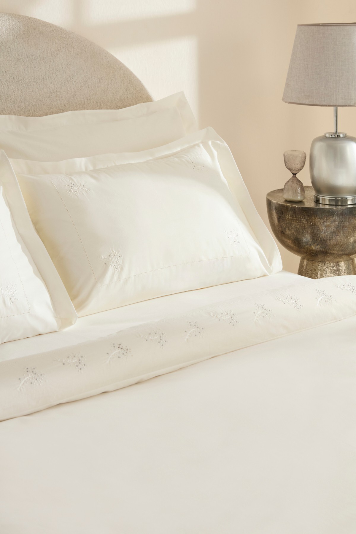 White Coll Rayas Nakışlı %100 Pamuk Çift Kişilik Nevresim Takımı Beyaz