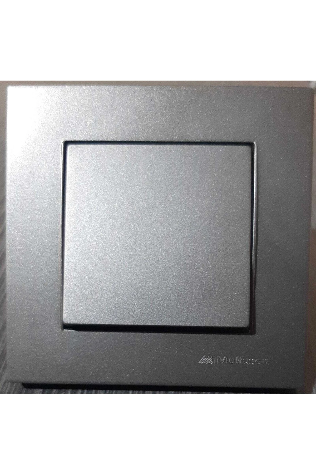 Rita Füme Renk Anahtar Çerçeveli