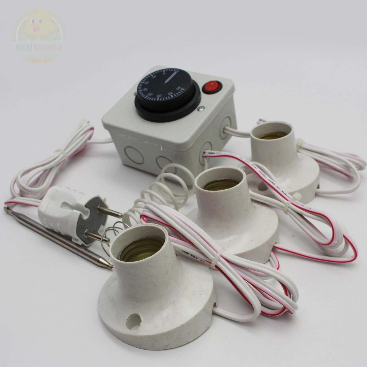 Termostat Kontrollü Düğmeli Yanan 1 Lamba Çıkışlı 2 Sabit Duyu Seti Hayvan Kümes Kulübe Isıtma Sistemi Ana Kucağı